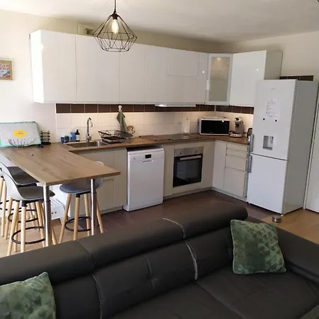 Hirondelles Apartment *